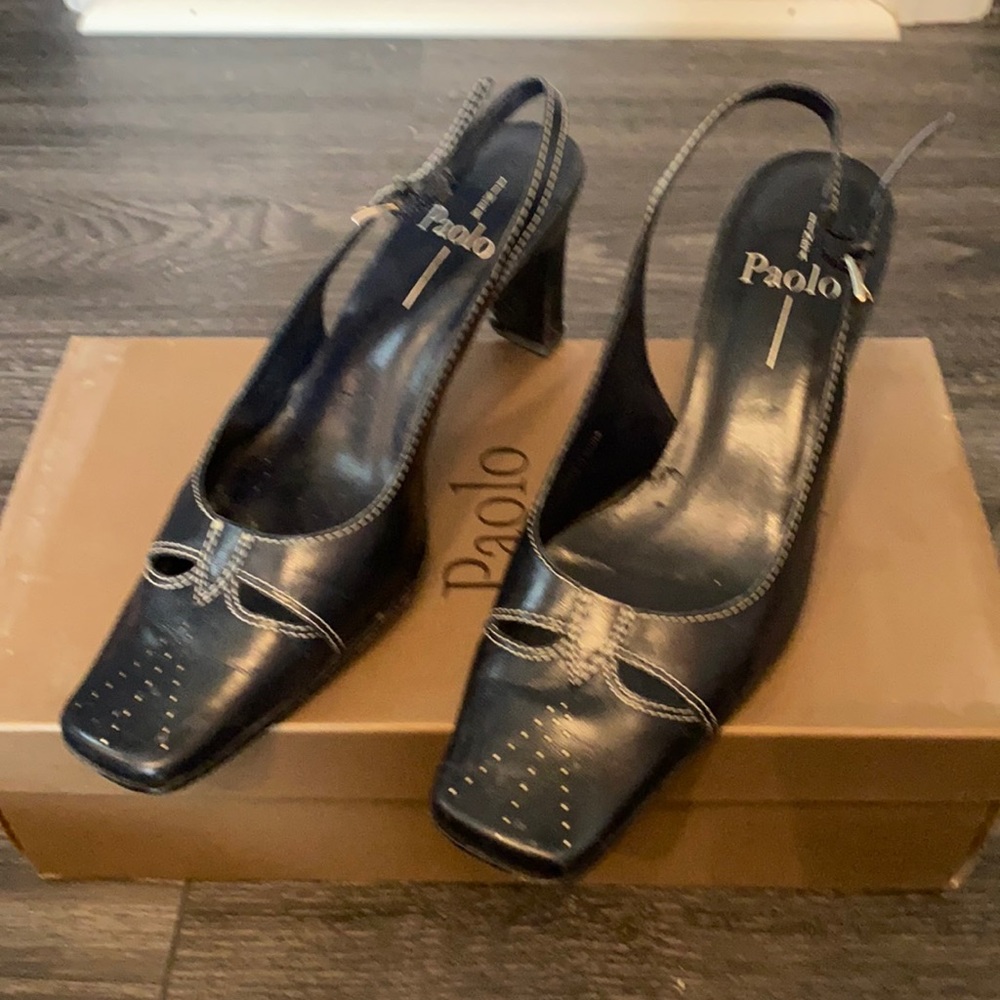 Navy sling back pumps